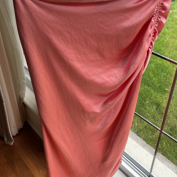 Smythe 2 piece peach dress. - Picture 7 of 9